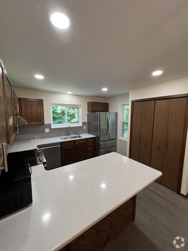 Building Photo - 3633 E Meadows Ct Rental