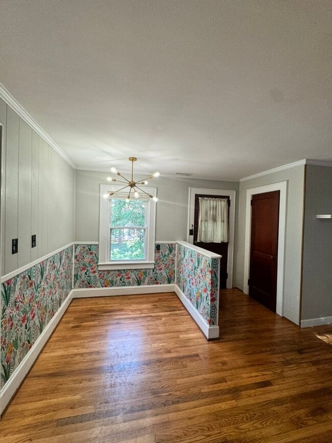 Photo - 262 Monfredo St