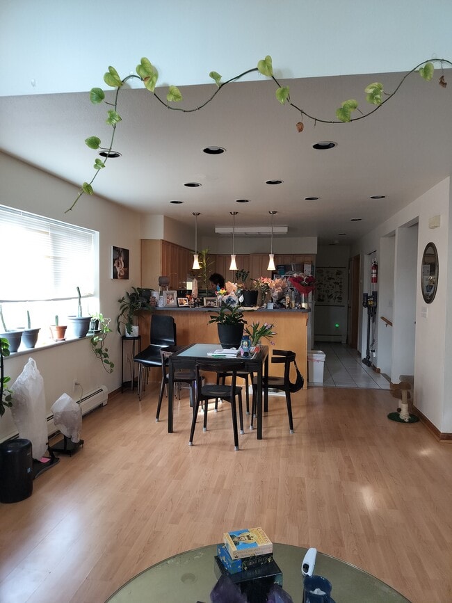 Photo - 2191 S Sherman St