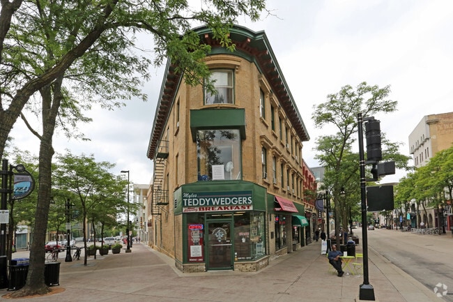 Photo - 105 1/2 State Street