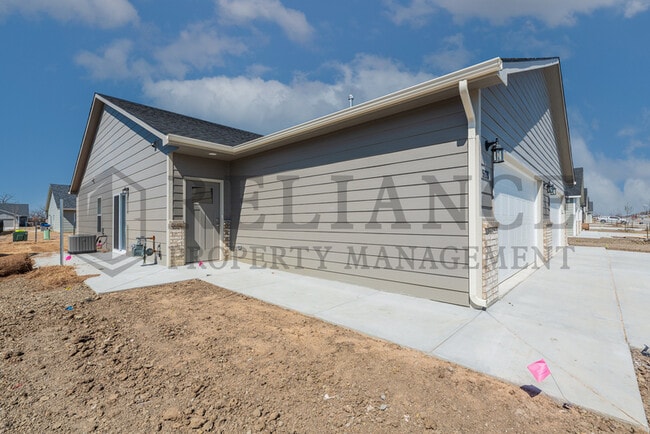 Photo - 5123 N Cypress St