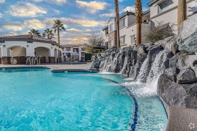 Resort Style Pool - Cornerstone Park Rental