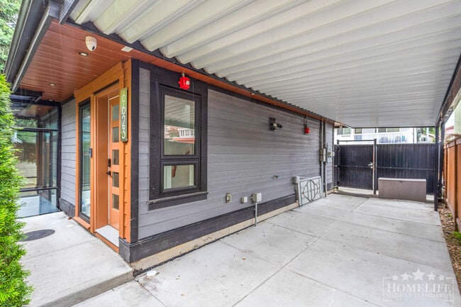 Photo - Modern 3 Bedroom, 2 Bathroom Laneway Home in South Vancouver Unit Laneway House 6623