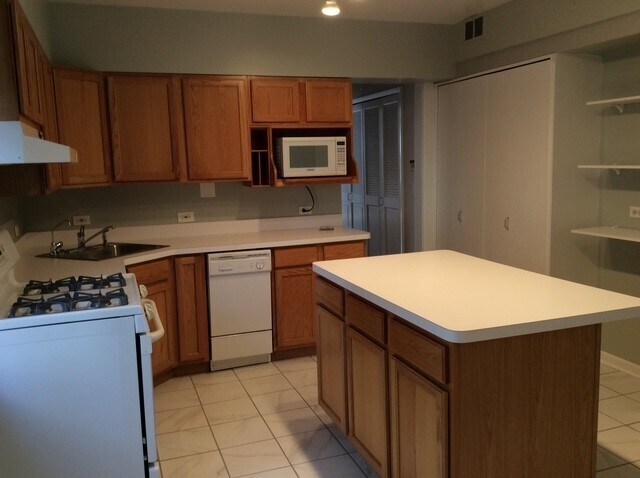 Photo - 3846 N Janssen Ave