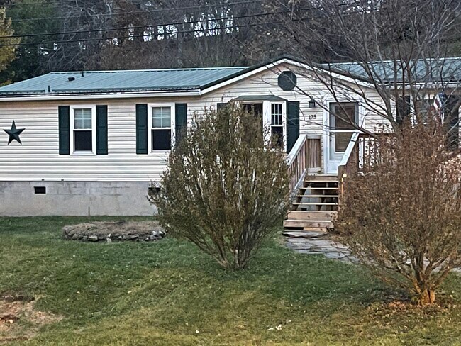 Photo - 175 Garnett Dr