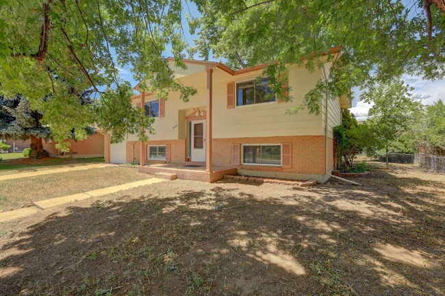 Photo - "Spacious 4-Bedroom Home in Denver with 2 Full Baths and Over 2000 sq ft!"