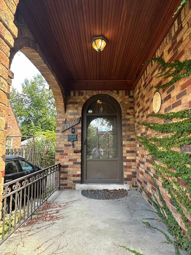 Photo - 15466 Artesian St