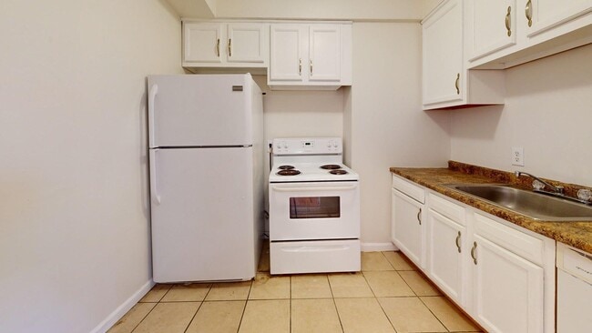 Photo - 3239 Silsby Rd Unit 4