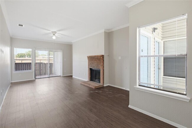 Photo - 2405 W Slaughter Ln