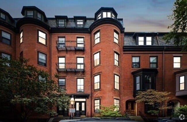 Building Photo - 8 Brimmer St Unit 1 Rental