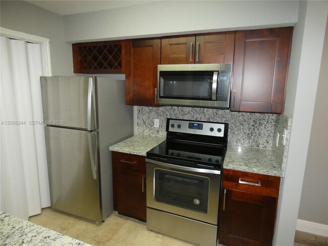 Photo - 2420 NW 33rd St Unidad 1004