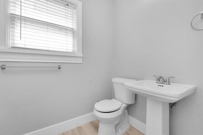 Photo - 2347 Sheridan St Unit 2