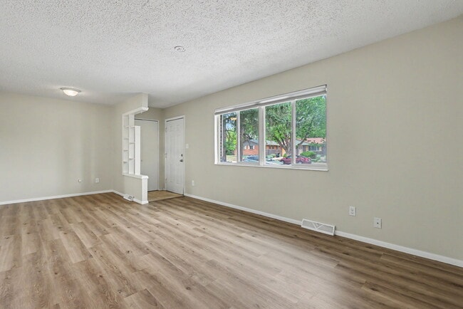 Photo - 1731 Auburn Dr
