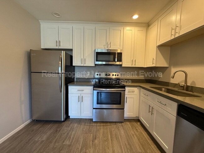 Photo - 908 W 2nd St Unit 6