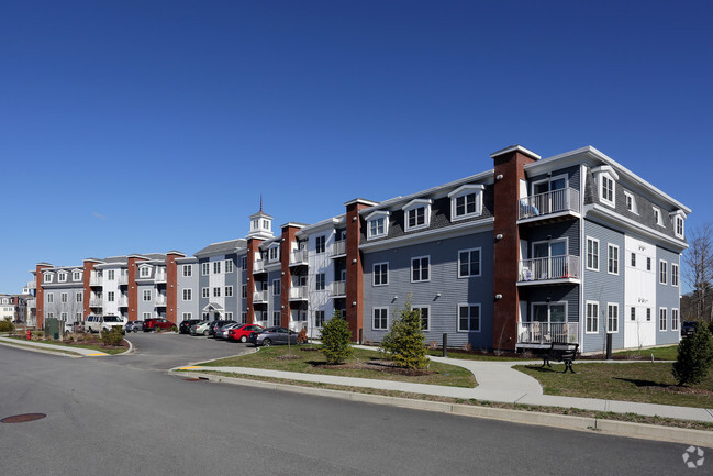 The Residences at Lincoln Park - The Residences at Lincoln Park Apartments