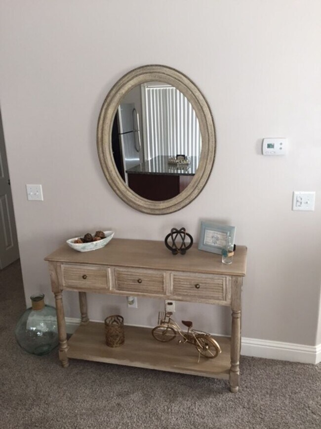 Photo - LRS Building Unit The Powell Suite