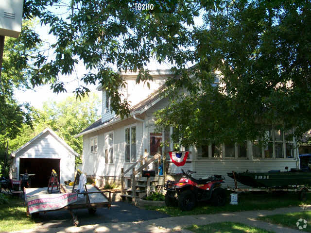Building Photo - 517 Squires Ave Rental