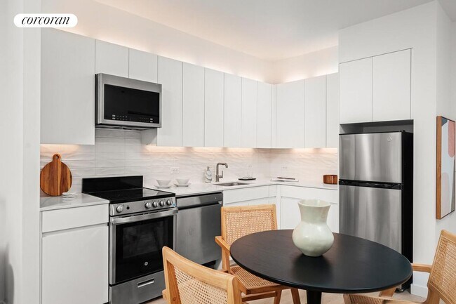 Photo - 126 Sandford St