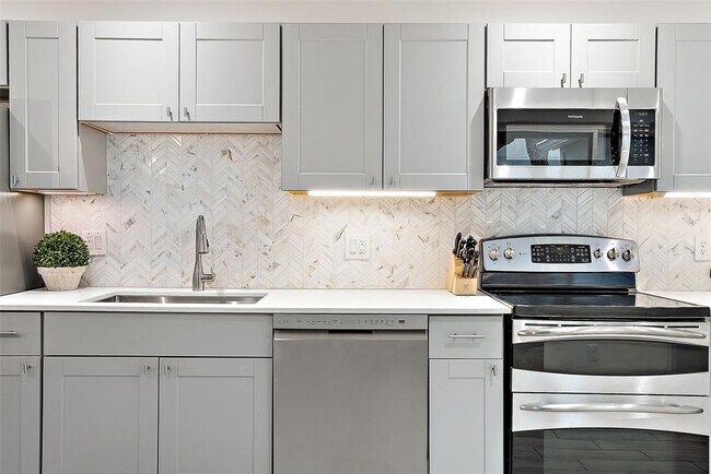 Photo - 8304 Summerwood Dr