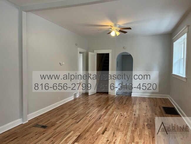 Photo - Huge Bonus Room, Vouchers Accepted