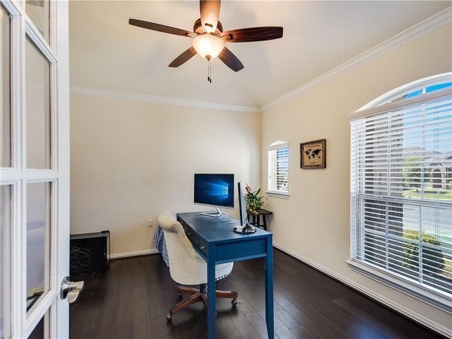 Photo - 701 Cardenas Ln
