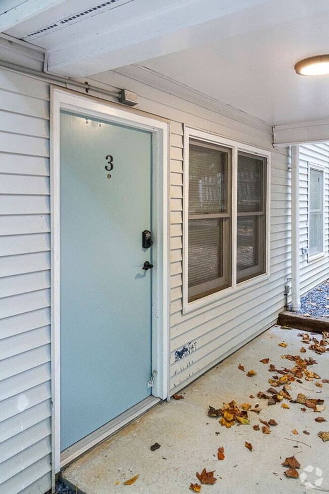 Building Photo - Brand New Studio Apartment with Hardwoods,...
