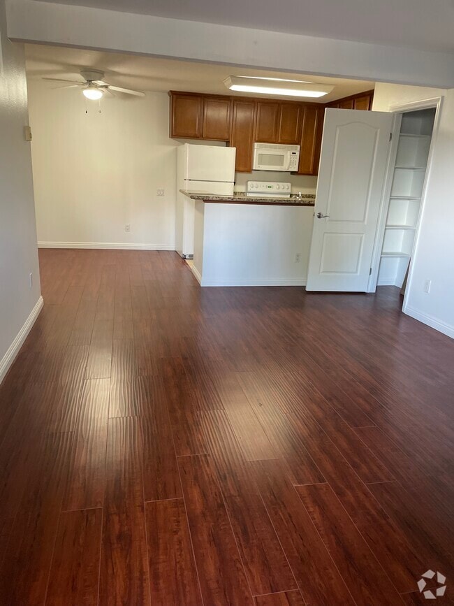 Building Photo - 3456 Castle Glen Dr Unit AAA Rental