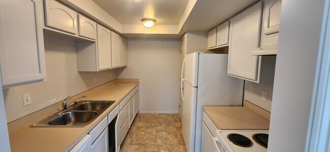 Photo - Everett 2 Bedroom Updated Townhome in Smal...