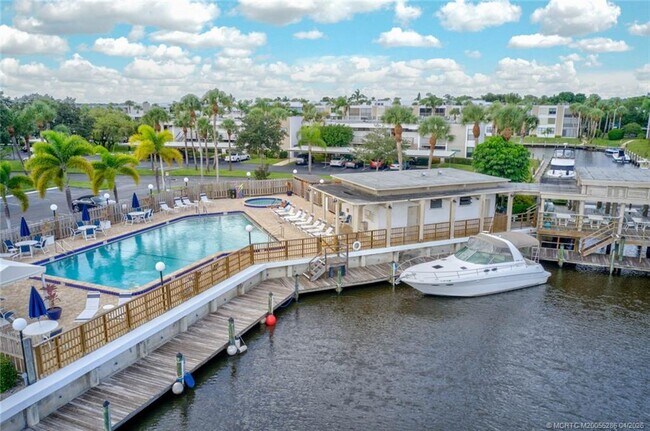 Photo - 1950 SW Palm City Rd Unit 3-306