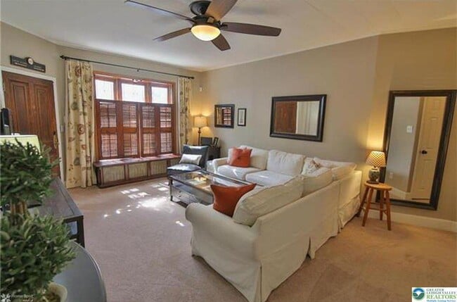 Photo - 325 N Eighth St Unit 1