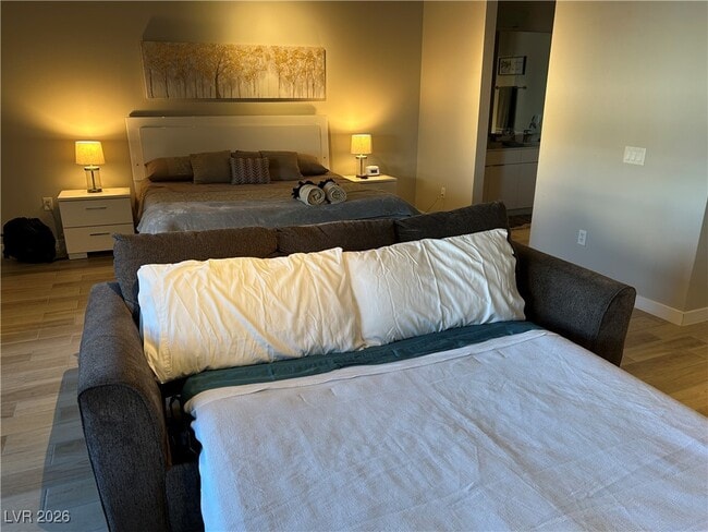 Photo - 353 E Bonneville Ave Unidad 805