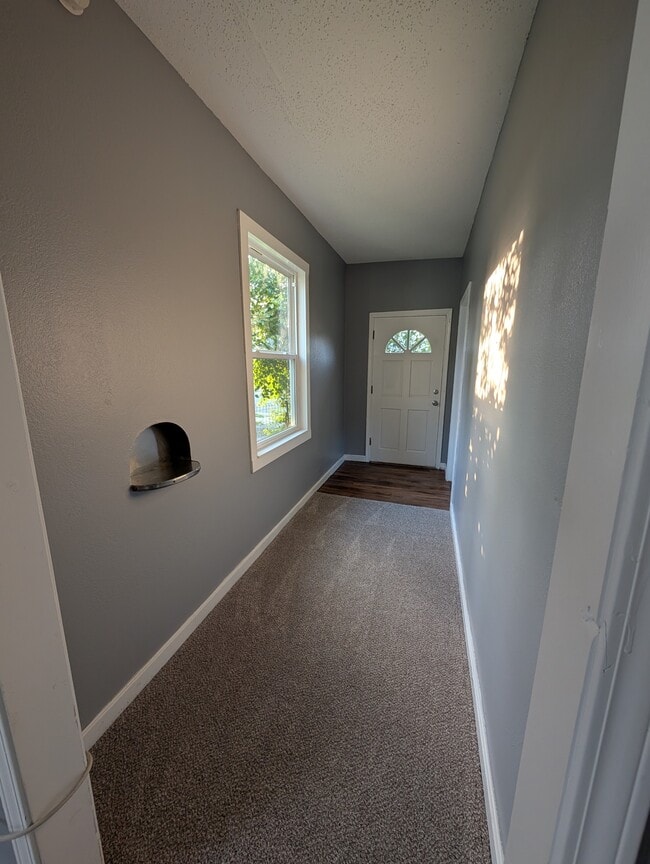 Photo - 1011 NE Seward Ave