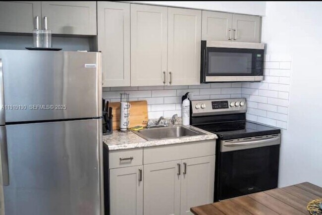 Photo - 6512 SW 24th St