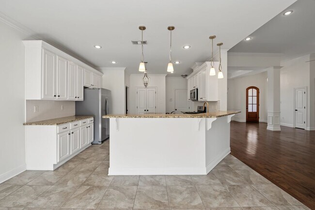 Photo - 404 Golden Leaf Ct