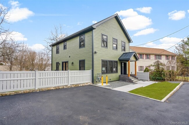 Photo - 27 Choate Ln