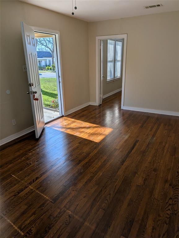 Photo - 724 W 8th St