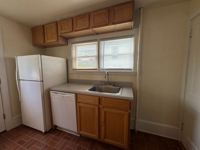 122 E Irvin Ave