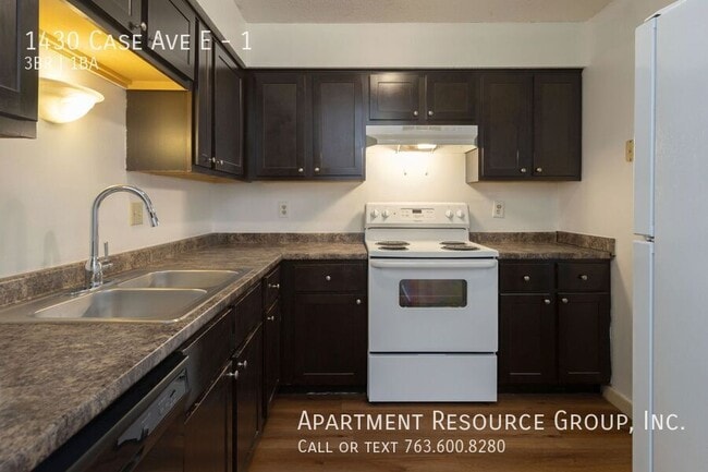 Building Photo - 1430 Case Ave E Unit 1