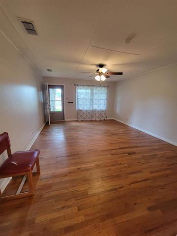 Photo - 1100 N Houston St
