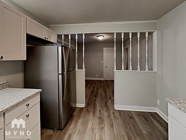 Photo - 831 Spring St