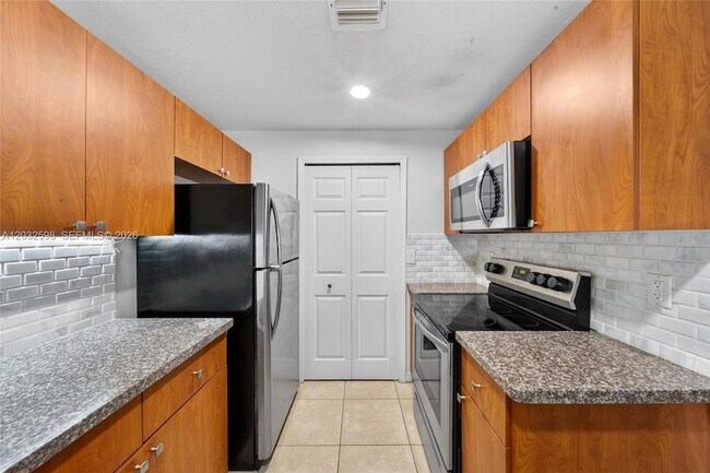 Photo - 6670 NW 114th Ave Unit 602