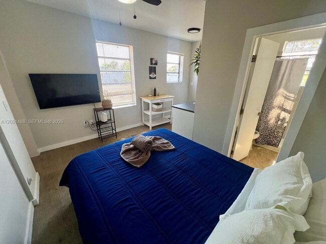 Photo - 2932 NW 16th Ave Unit 3