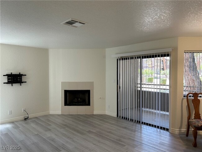 Building Photo - 5044 S Rainbow Blvd Unit 106 Rental