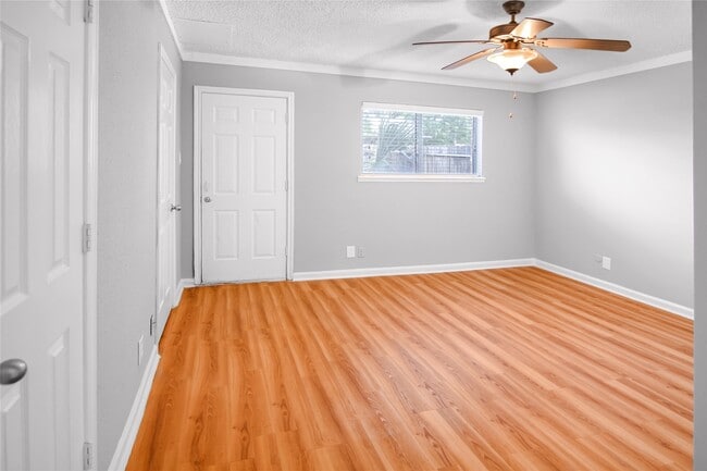 Photo - 211 W F St Unit 211