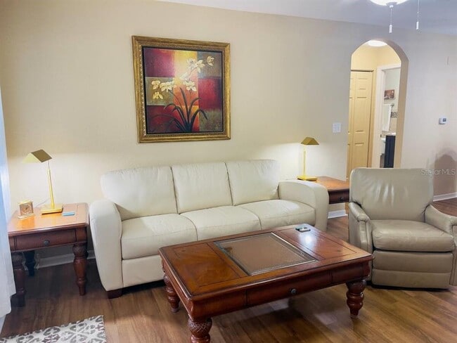 8815 Manor Loop