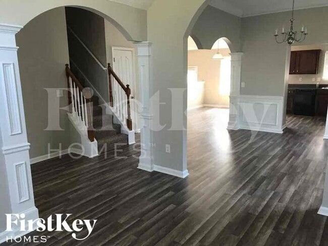 Photo - 419 Lake Ridge Ln