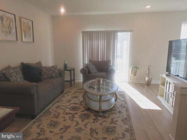 Photo - 139A Easton St