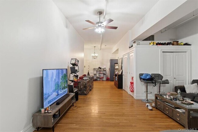 Photo - 25 N Broadway Unit 1