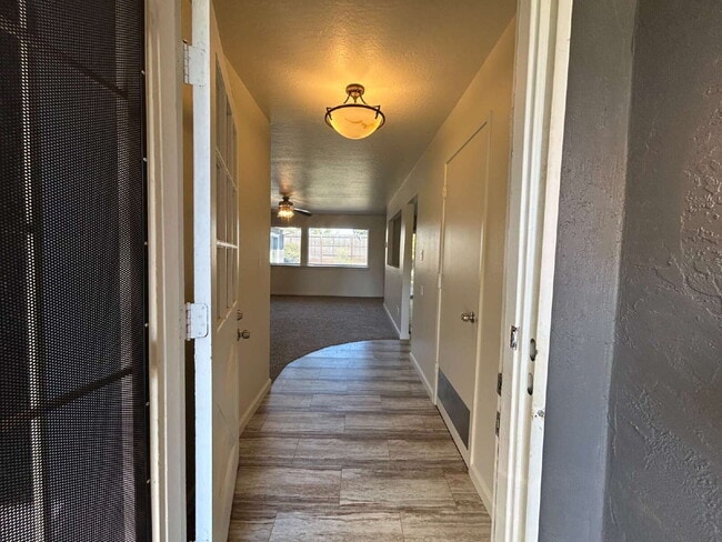 Photo - Refreshed 4bed 2bath in Roseville