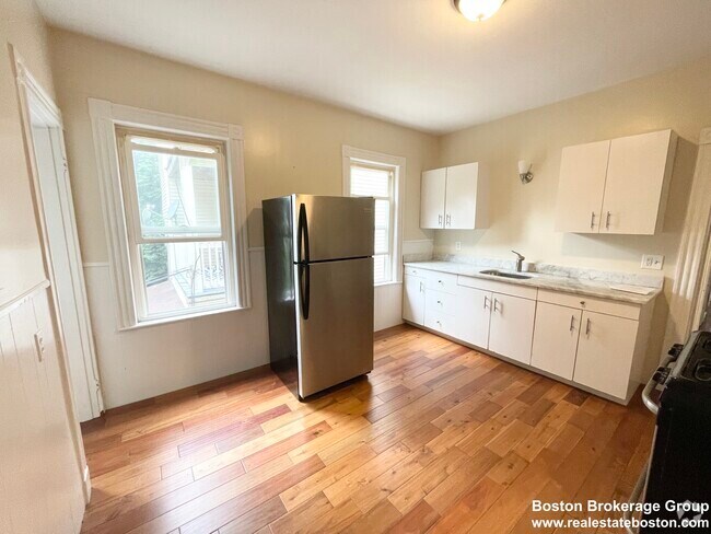 Building Photo - 26 Taft St Unit #2 Rental